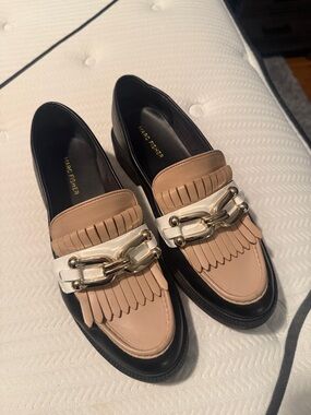 Marc Fisher Beige Black White Tassel Loafers with Gold Chain